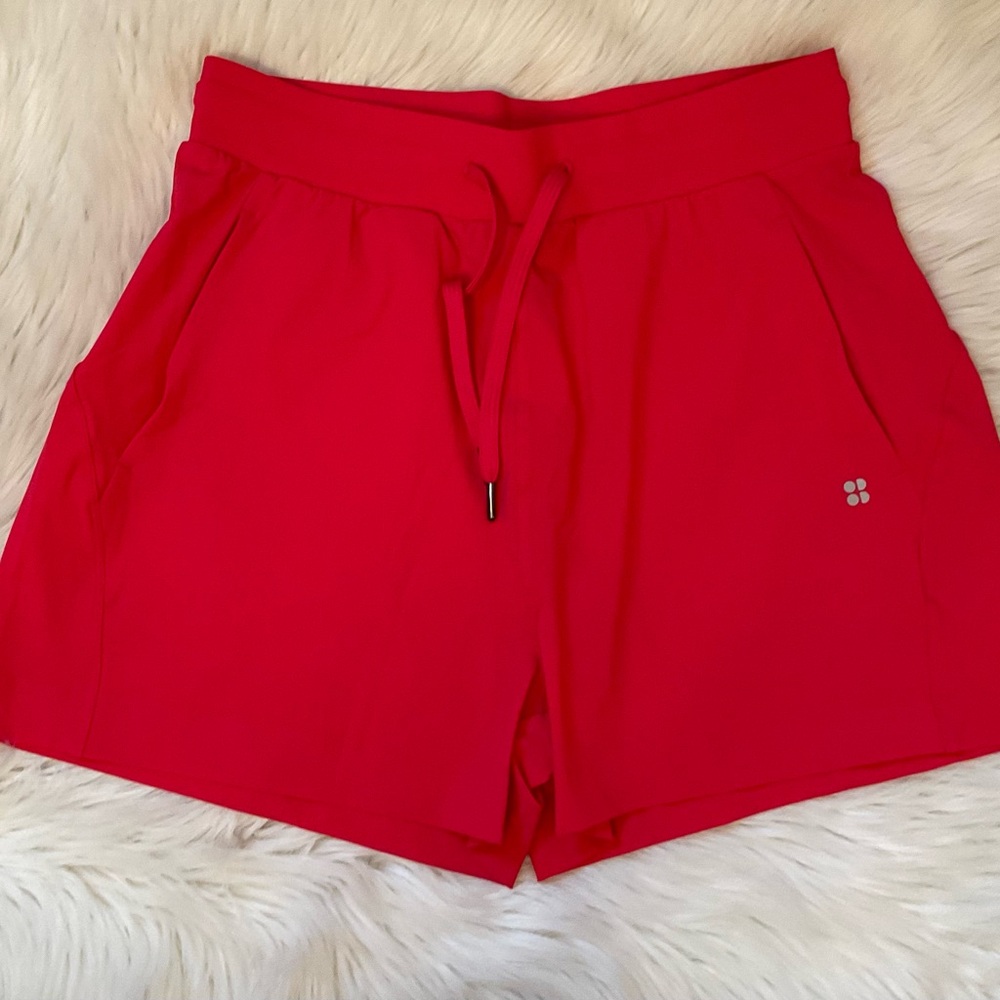 Sweaty Betty Explorer 3.5” Tie Waist Shorts - NWT - Size 8 / Medium - Venus Pink - Picture 4 of 12